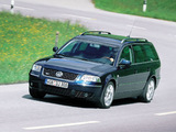 Photos of Volkswagen Passat W8 Variant (B5+) 2002–04