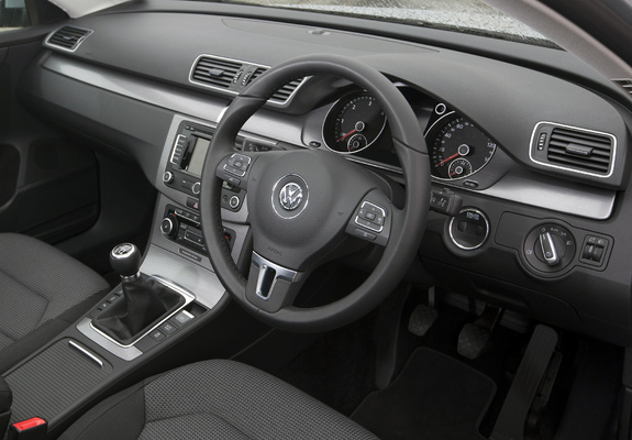 Photos of Volkswagen Passat BlueMotion UK-spec (B7) 2010