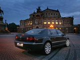 Photos of Volkswagen Phaeton V8 2007–10