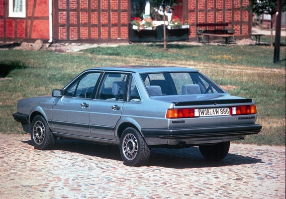 Volkswagen Santana 1981–84 pictures