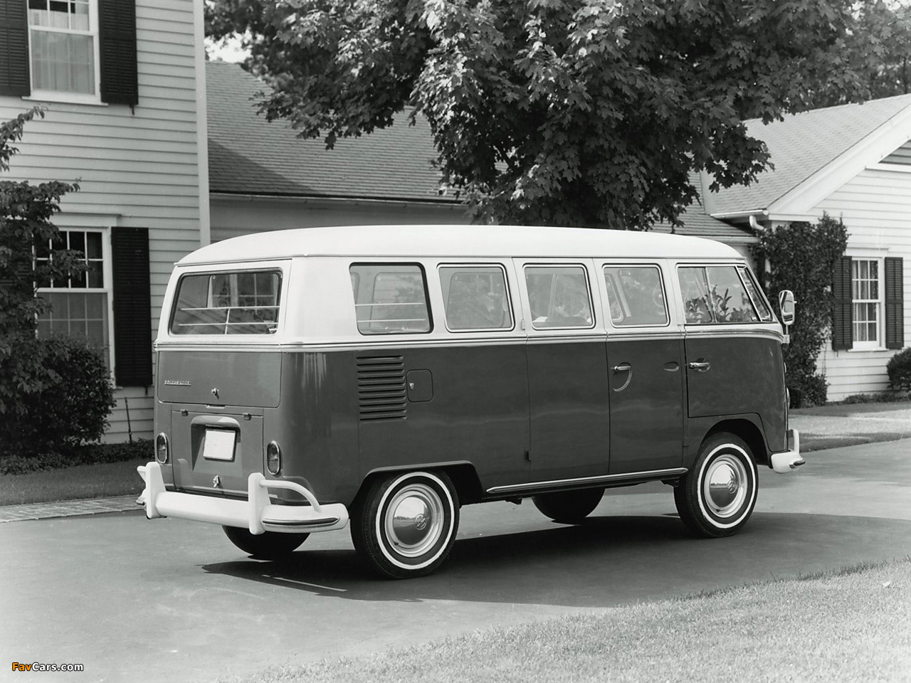 Photos of Volkswagen T1 Deluxe Bus 1963–67 (1280 x 960)