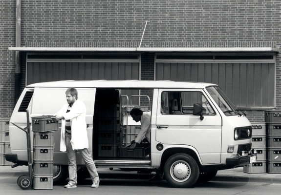 Pictures of Volkswagen T3 Transporter Van 1979–92