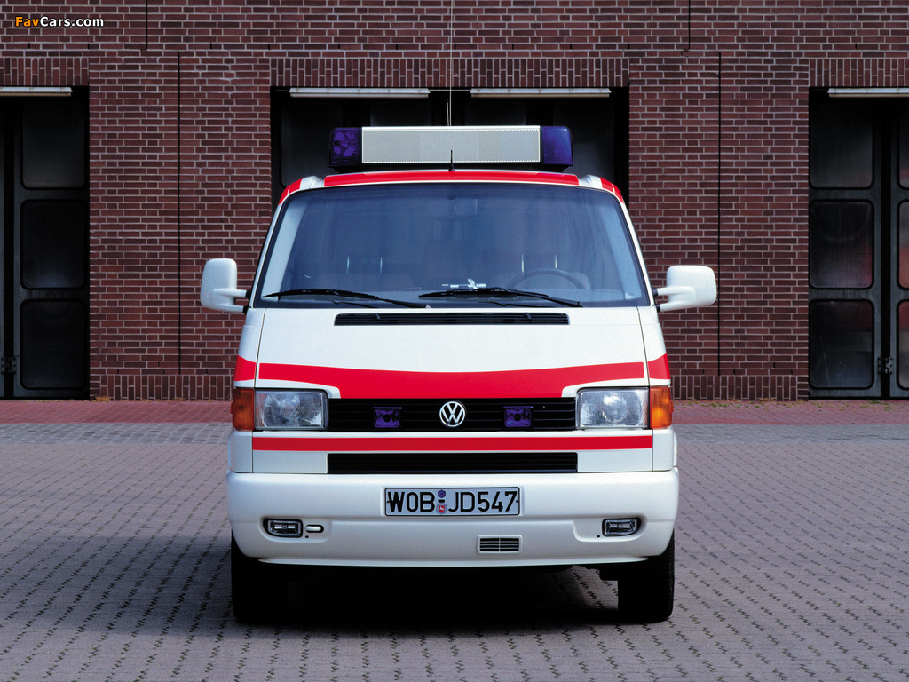 Pictures of Volkswagen T4 Transporter Ambulance 1990–2003 (1024 x 768)