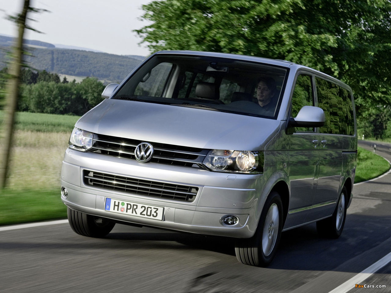 Images of Volkswagen T5 Multivan Highline 2009 (1280 x 960)