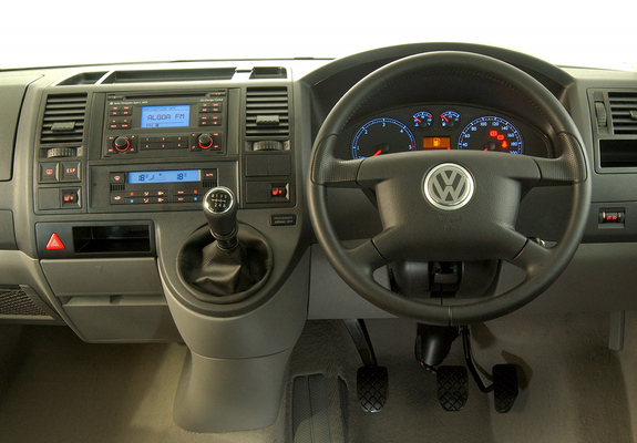 Photos of Volkswagen T5 Caravelle ZA-spec 2003–09