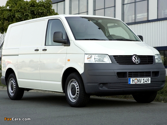 Photos of Volkswagen T5 Transporter Van 2003–09 (640 x 480)