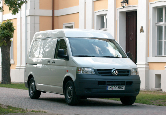 Pictures of Volkswagen T5 Transporter Van Medium High Roof 2003–09