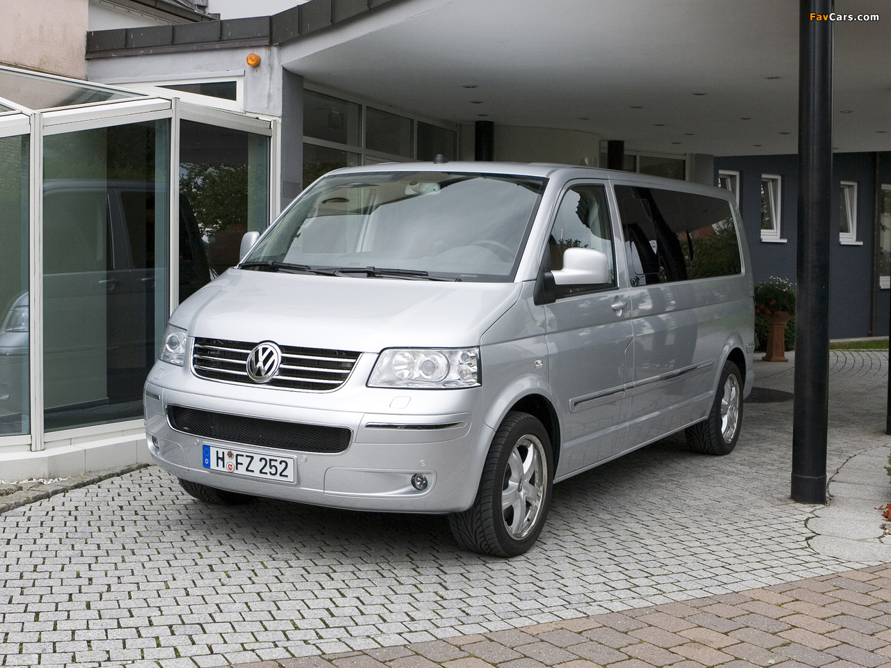 Pictures of Volkswagen T5 Multivan Business 2003–09 (1280 x 960)