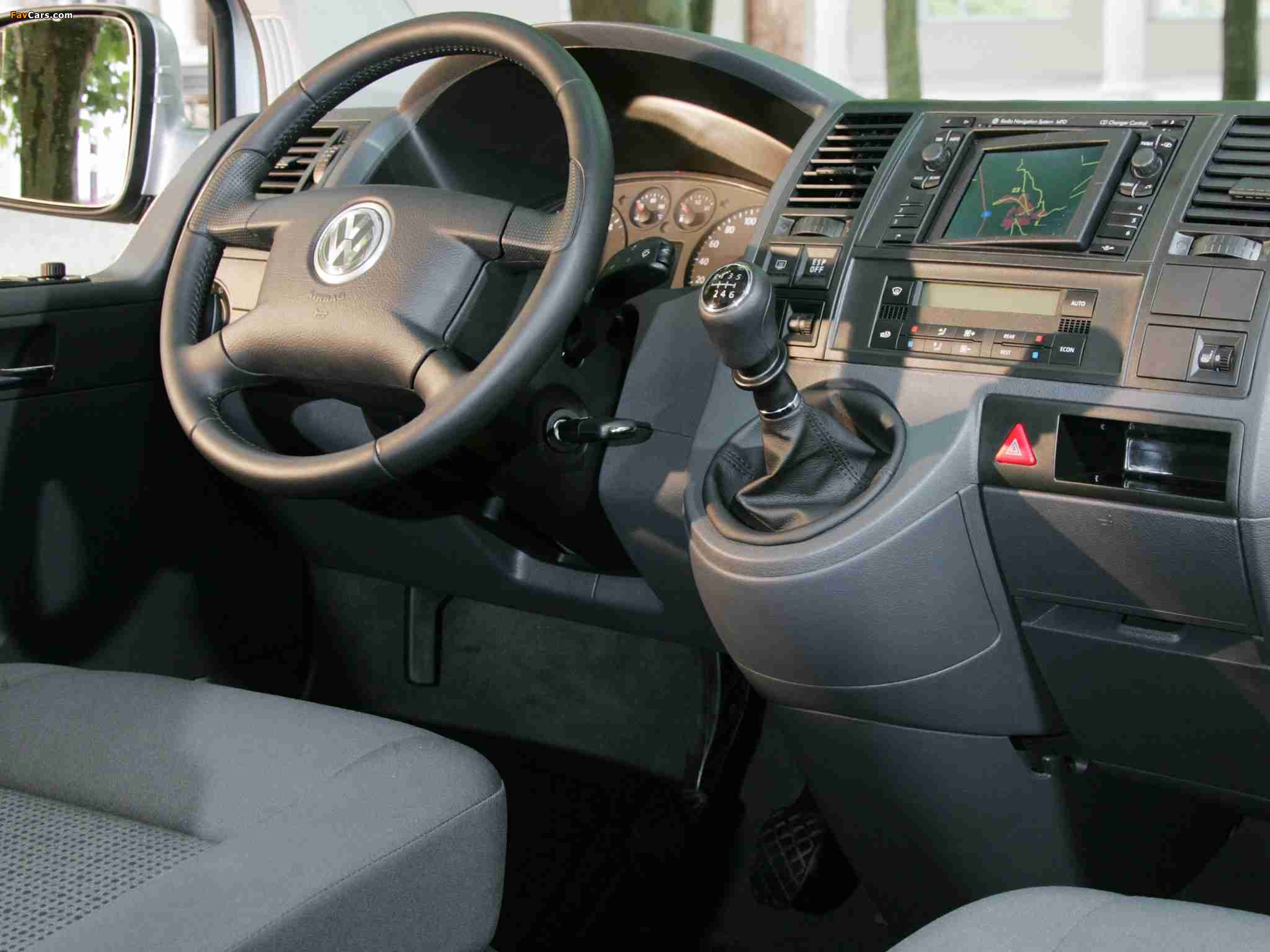 Pictures of Volkswagen T5 Multivan Comfortline 2003–09 (2048 x 1536)