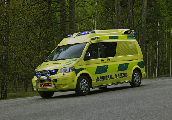 Tamlans Volkswagen T5 Ambulance 2003–09 wallpapers