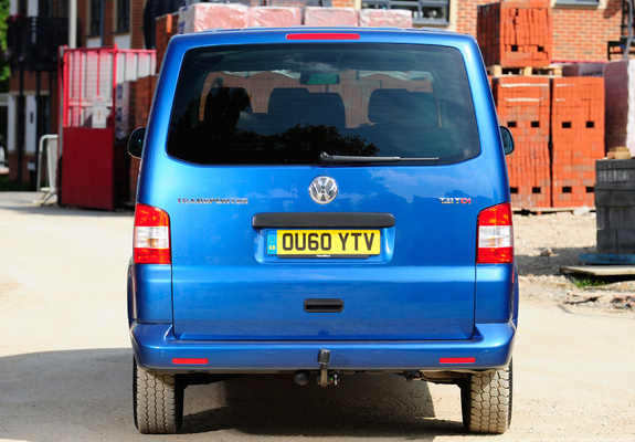 Volkswagen T5 Transporter Combi UK-spec 2010 pictures