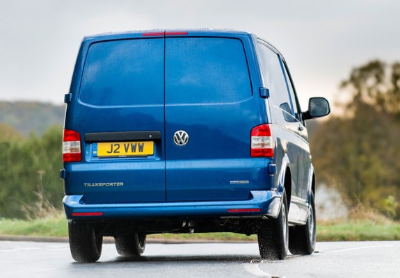 Volkswagen T5 Transporter BlueMotion Van UK-spec 2012 photos