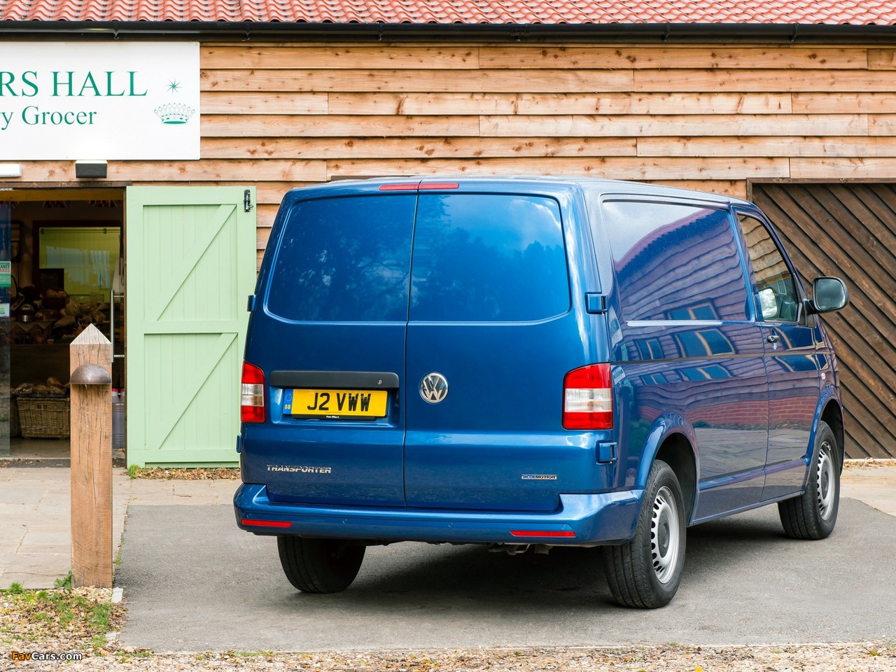 Volkswagen T5 Transporter BlueMotion Van UK-spec 2012 wallpapers (1280 x 960)