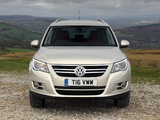 Volkswagen Tiguan UK-spec 2008–11 images
