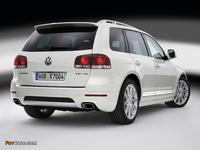 Images of Volkswagen Touareg V10 TDI R-Line 2007–09 (640 x 480)