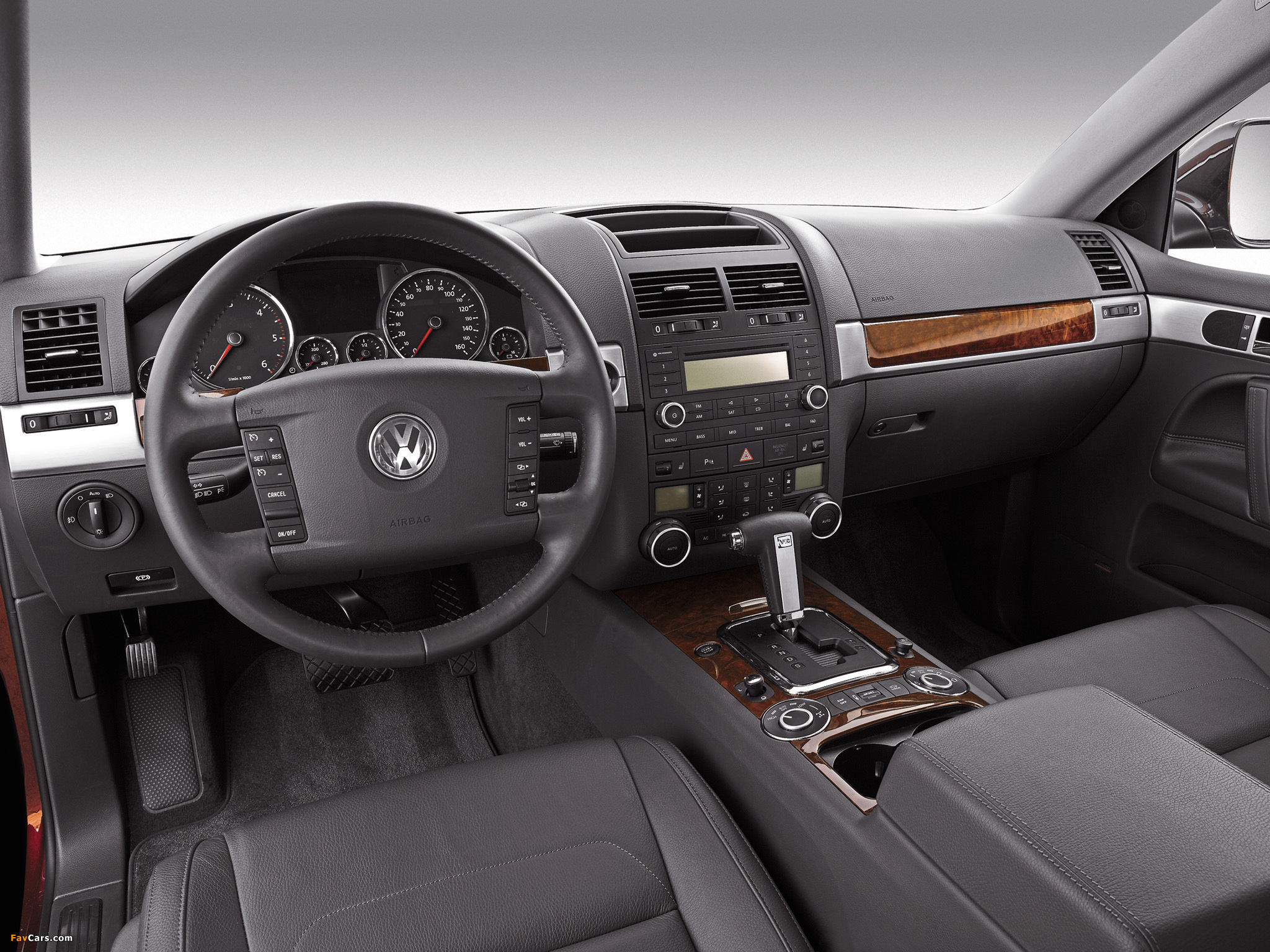 Images of Volkswagen Touareg V10 TDI US-spec 2007–09 (2048 x 1536)