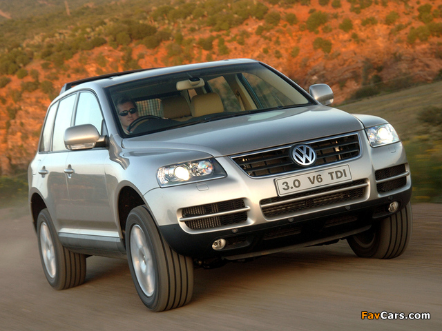 Photos of Volkswagen Touareg V6 TDI ZA-spec 2004–07 (640 x 480)