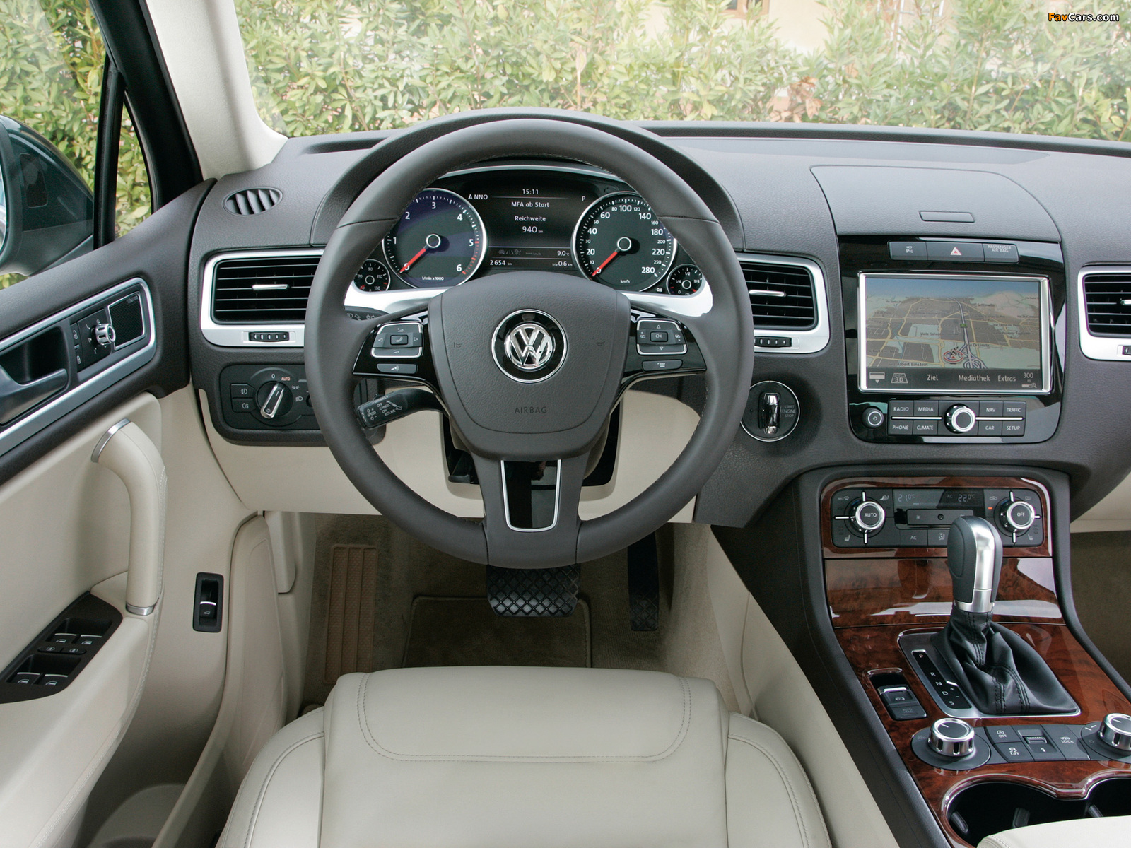 Photos of Volkswagen Touareg V6 TDI 2010 (1600 x 1200)