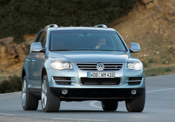 Pictures of Volkswagen Touareg V10 TDI 2007–09