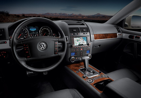 Pictures of Volkswagen Touareg V8 US-spec 2007–09