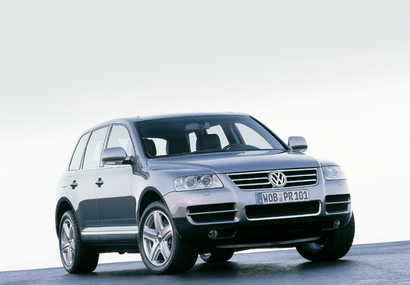 Volkswagen Touareg V10 TDI 2002–07 wallpapers