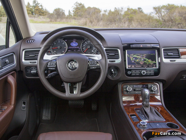Volkswagen Touareg V6 TDI US-spec 2010 photos (640 x 480)