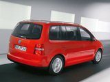 Images of Volkswagen Touran 2003–06