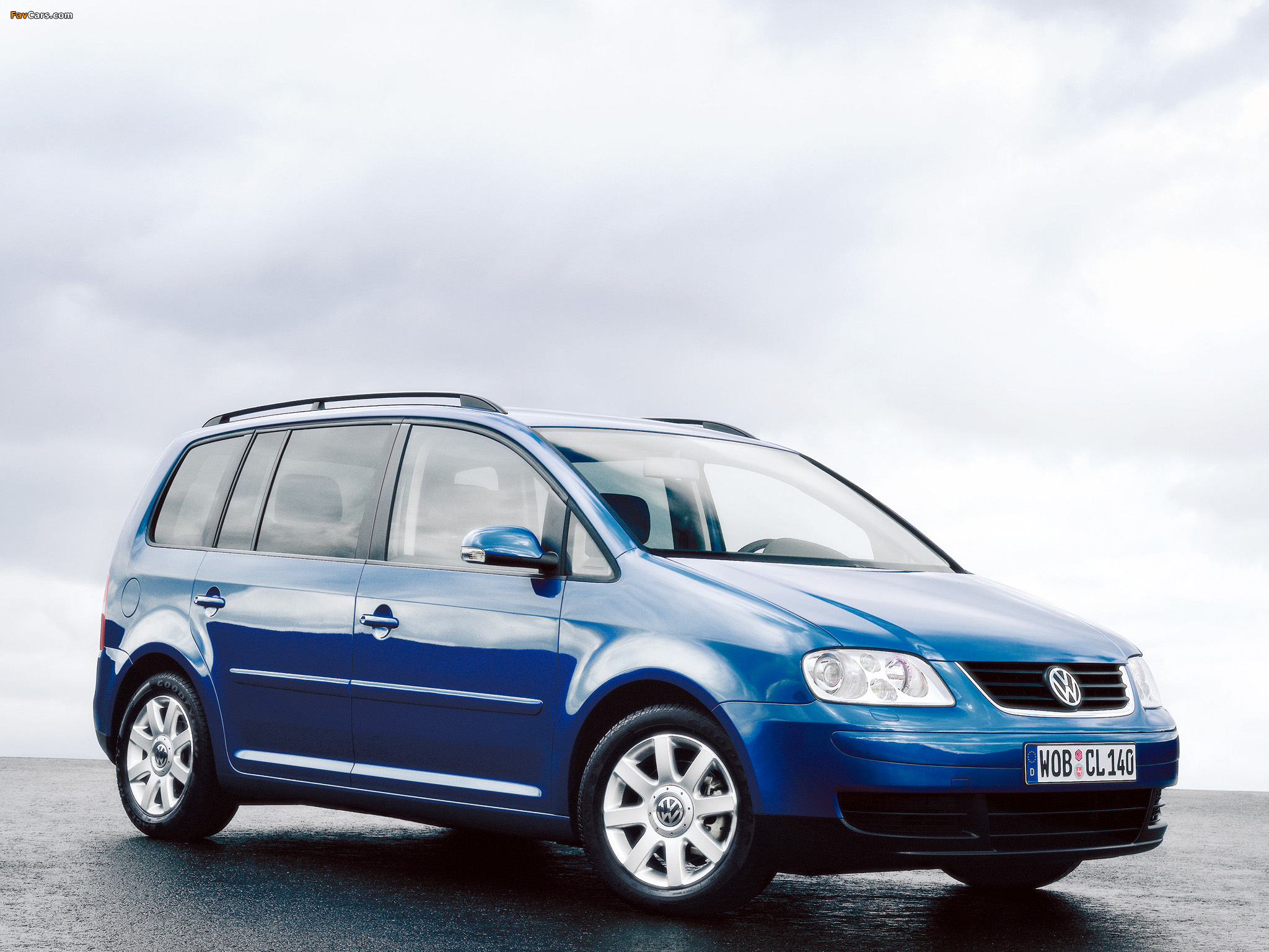 Volkswagen Touran 2003–06 images (2048 x 1536)