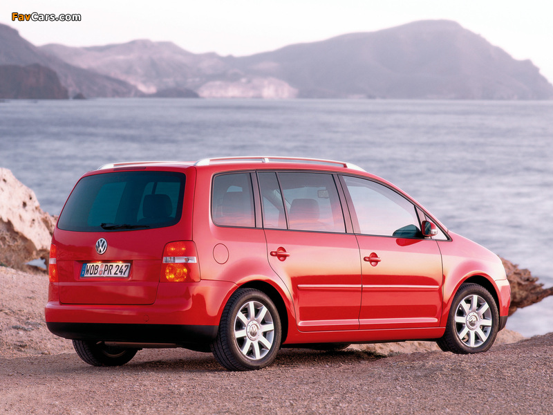 Volkswagen Touran 2003–06 wallpapers (800 x 600)