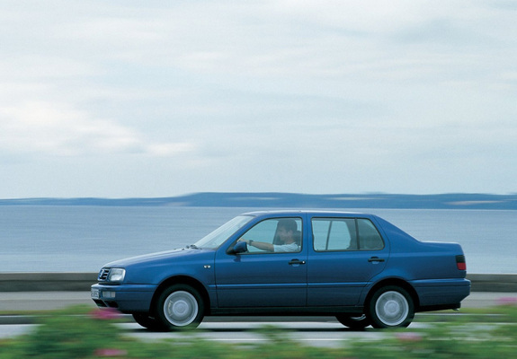 Pictures of Volkswagen Vento 1991–98