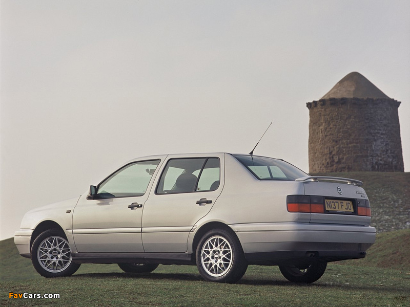 Volkswagen Vento VR6 UK-spec 1992–98 photos (800 x 600)