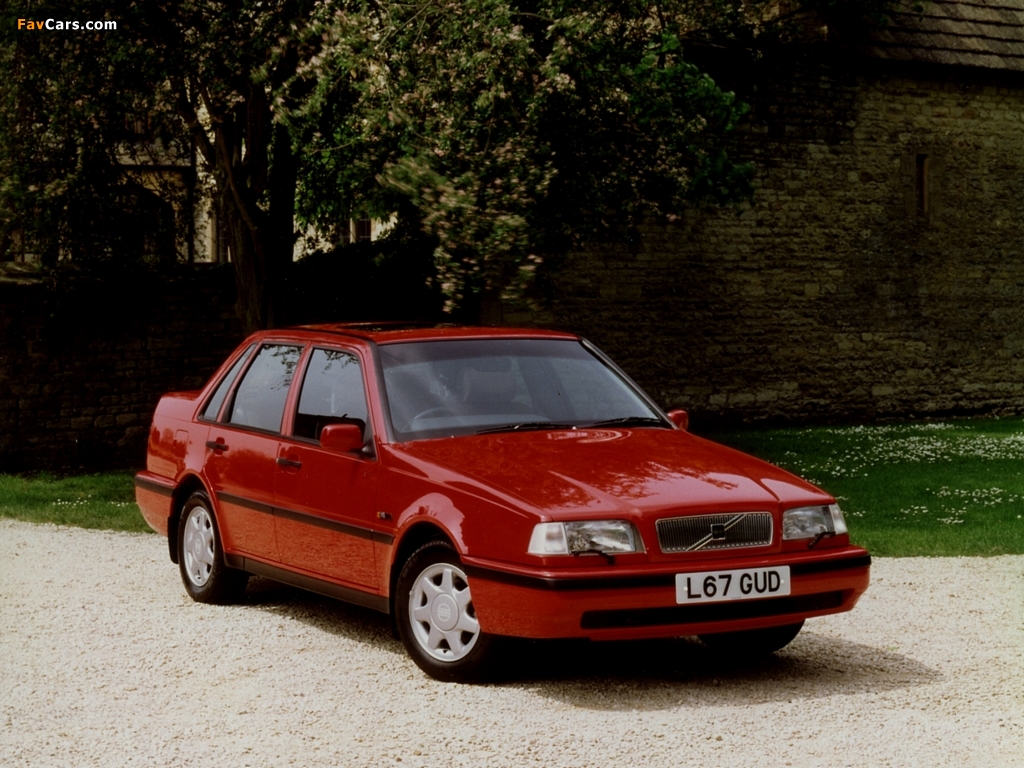 Images of Volvo 460 UK-spec 1994–96 (1024 x 768)