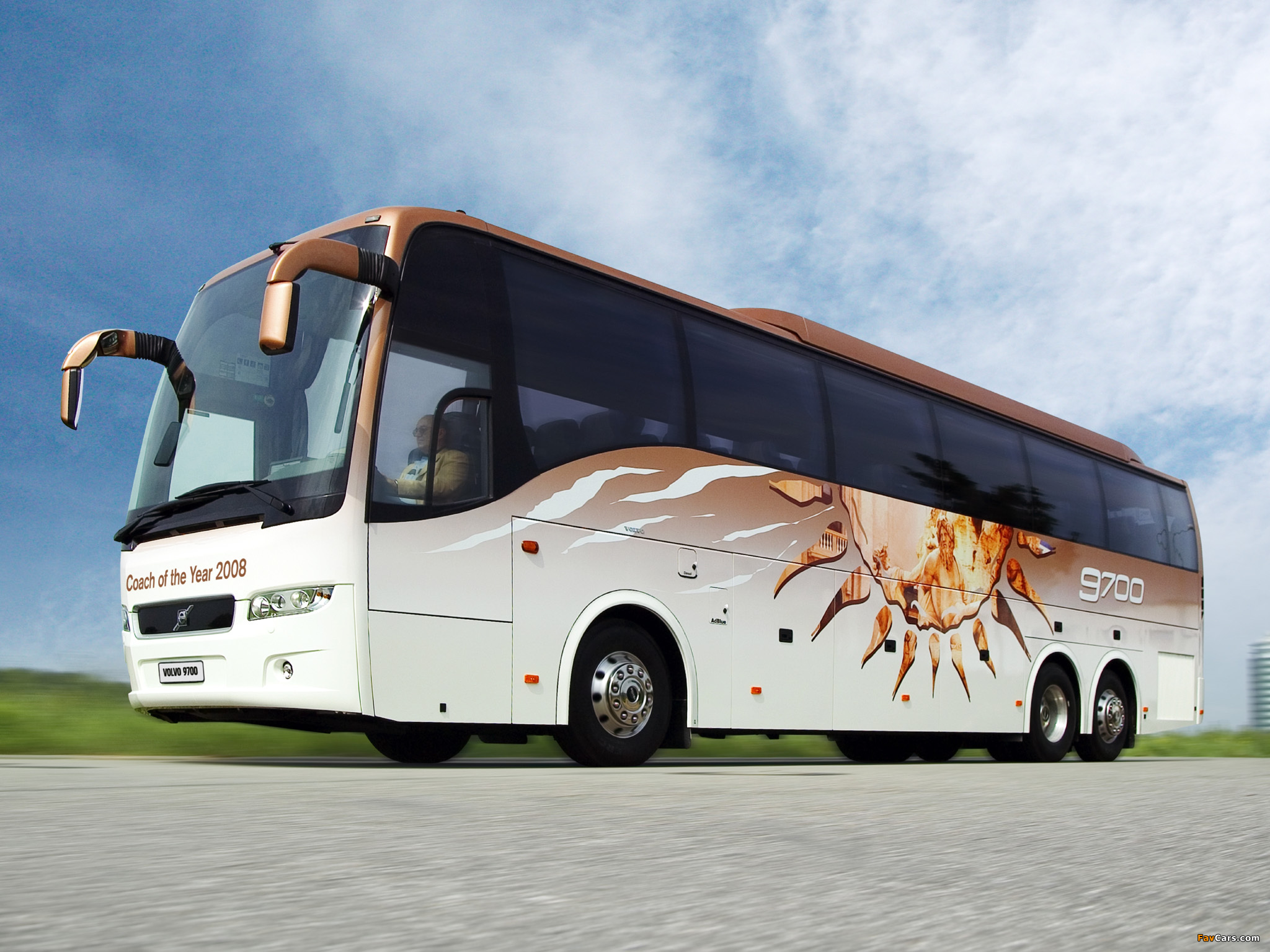 Автобусные туры из тамбова. Volvo 9700 Bus. Туристический автобус. Автобусный тур на черное море. Автобус ман.