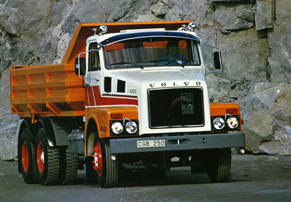 Volvo N12 autocarro Images_volvo_n-series_1973_1_b