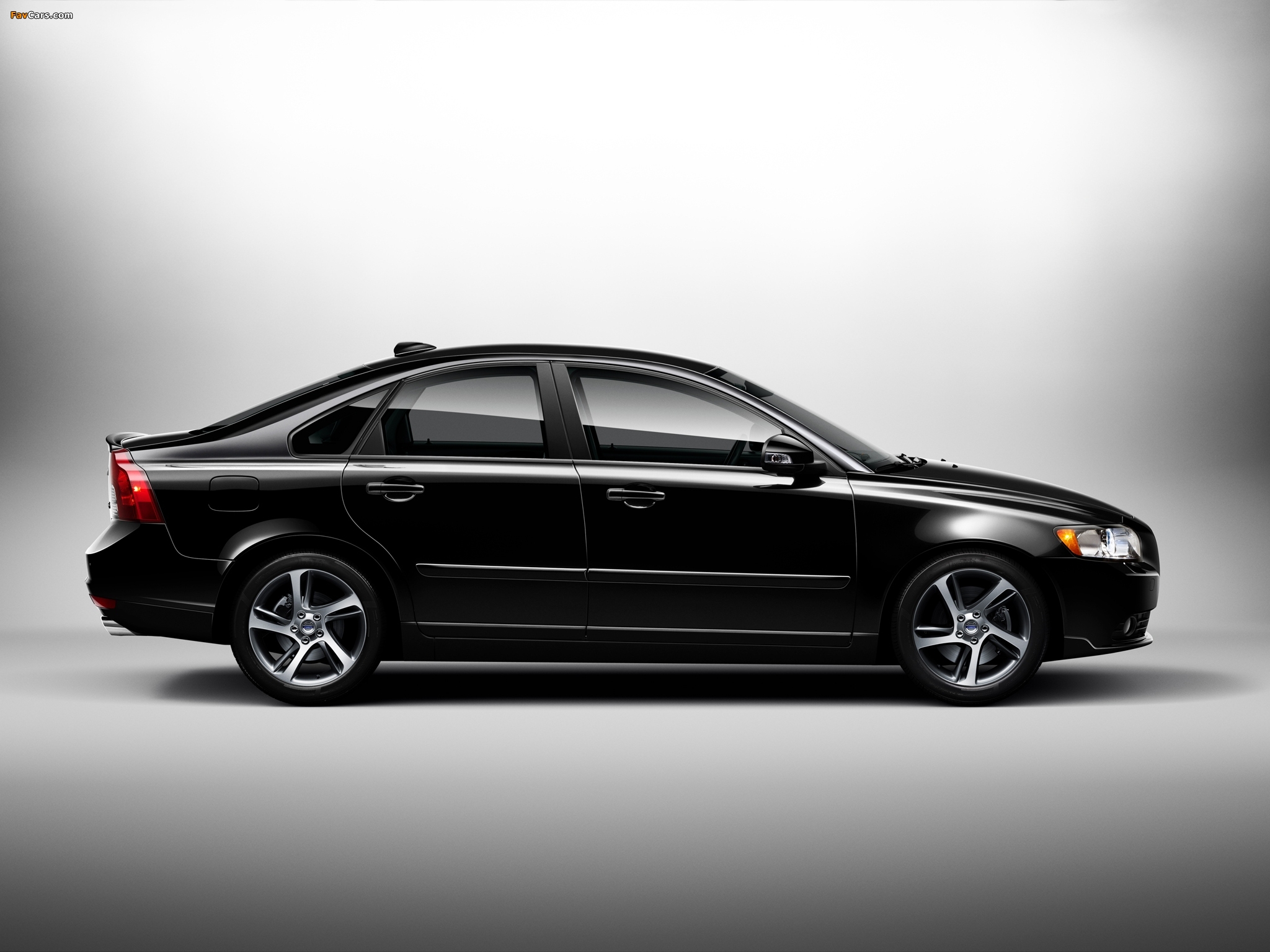 Volvo S40 Classic 2011 wallpapers (2048 x 1536)