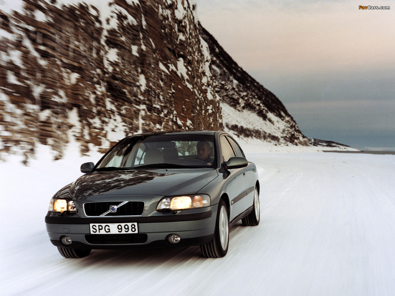 Pictures of Volvo S60 AWD 2002–04 (1280 x 960)