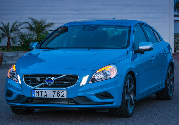 Pictures of Volvo S60 T6 R-Design 2010–13