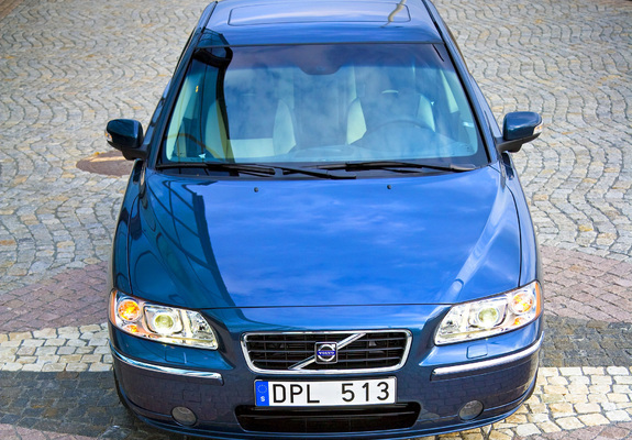 Volvo S60 2007–09 photos