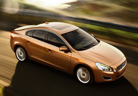 Volvo S60 2010–13 images