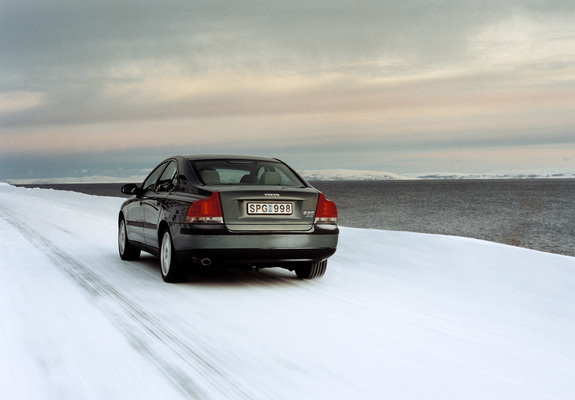Volvo S60 AWD 2002–04 wallpapers