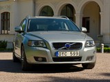 Photos of Volvo V50 Classic 2011–12