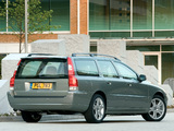 Volvo V70 UK-spec 2005–07 images