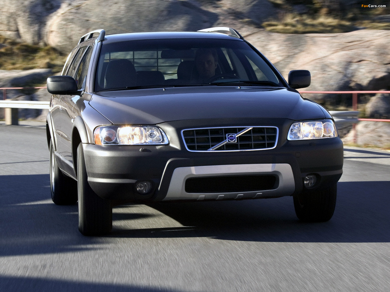 Вольво второе поколение. Volvo xc70 2005. Машина Вольво хс70. Вольво хс70 2 поколения. Volvo xc70 2.5.