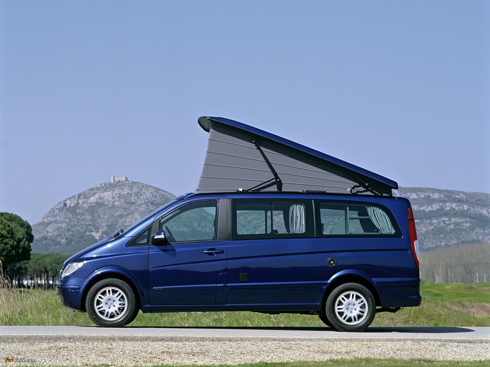 Images of Mercedes-Benz Viano Marco Polo by Westfalia (W639) 2004–10 (1600 x 1200)