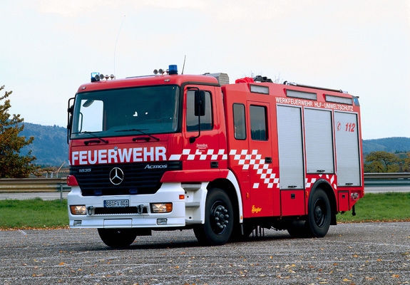 Mercedes-Benz Actros 1835 Feuerwehr by Ziegler (MP1) 1997–2002 wallpapers